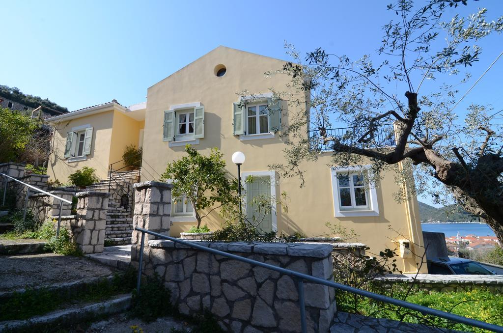 Yellow House Ithaca Vathy  Cameră foto
